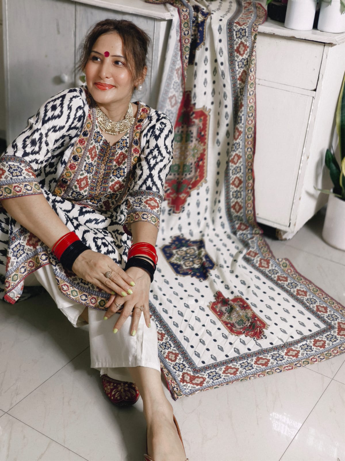 Noor Ikat Elegance Kurta Set