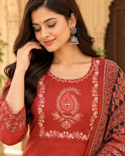 Matching printed dupatta with bold bordered edges