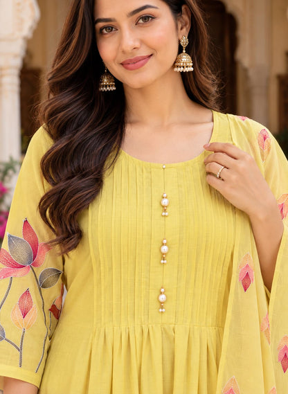 Aabha Mul Chanderi Kurta Pant Dupatta Set
