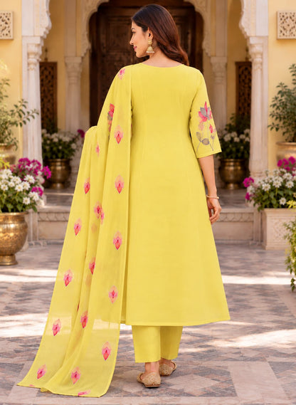 Aabha Mul Chanderi Kurta Pant Dupatta Set