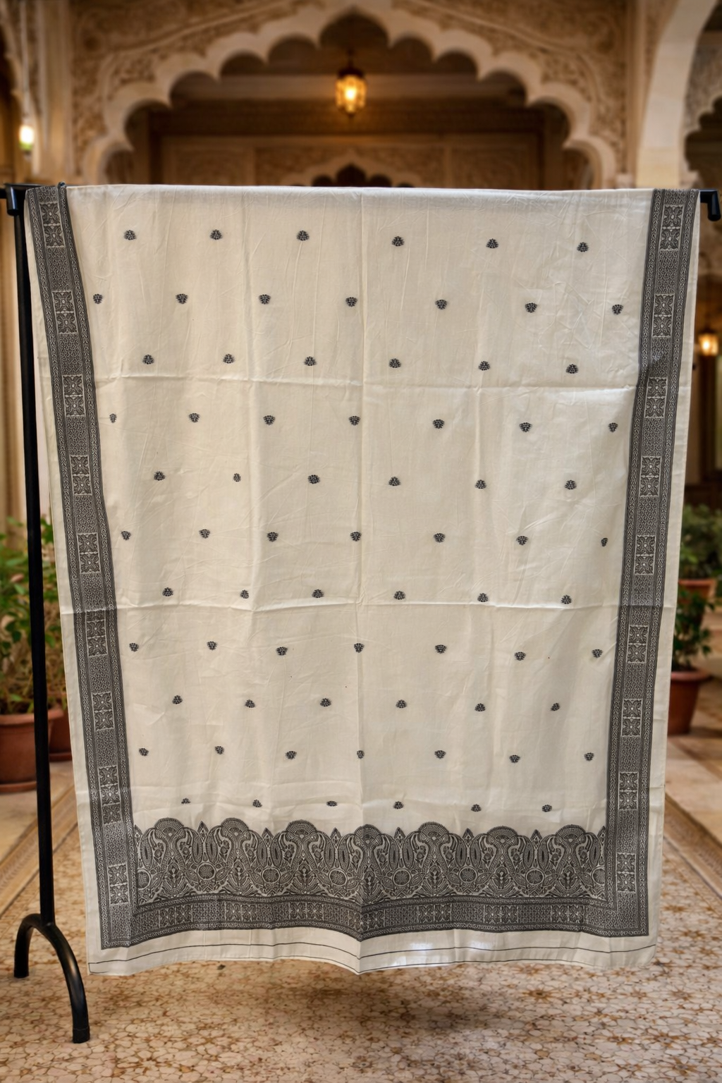 Off-white dupatta