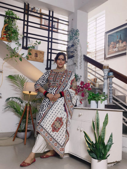 Noor Ikat Elegance Kurta Set