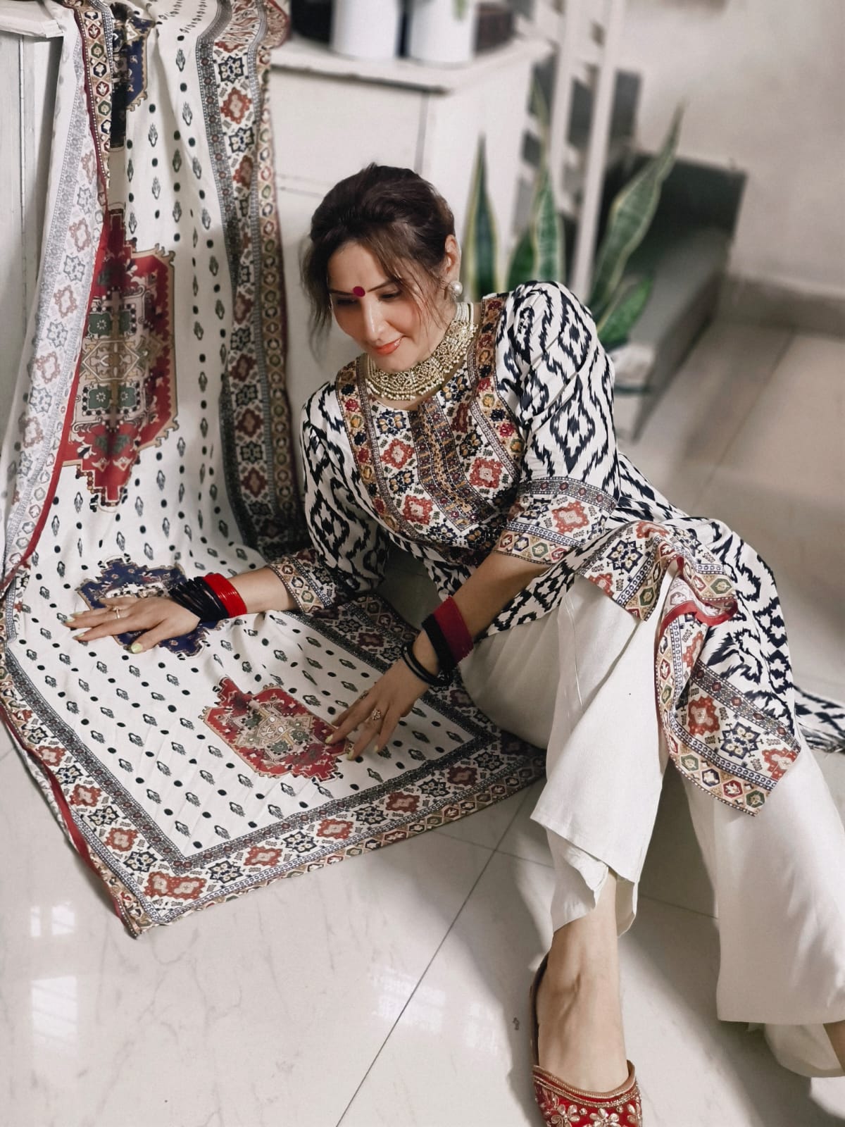 Noor Ikat Elegance Kurta Set
