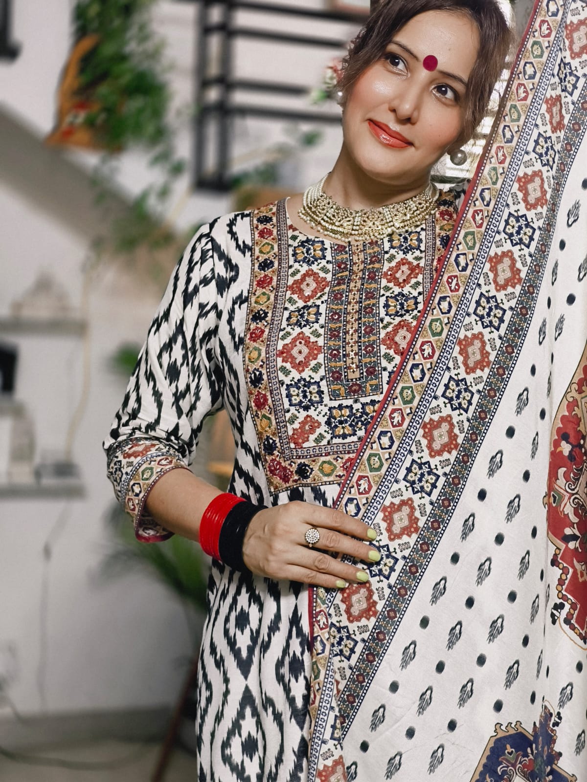 Noor Ikat Elegance Kurta Set