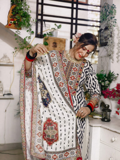 Noor Ikat Elegance Kurta Set